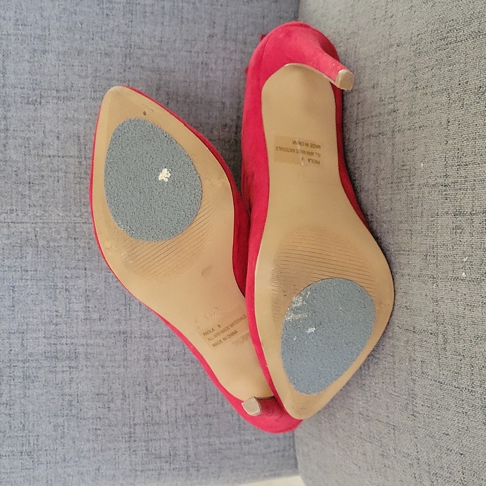 Heels - Picture 2 of 3